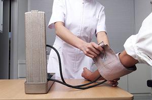 家族の健康を守るための内科受診ガイド： 定期健康診断から慢性疾患の管理まで